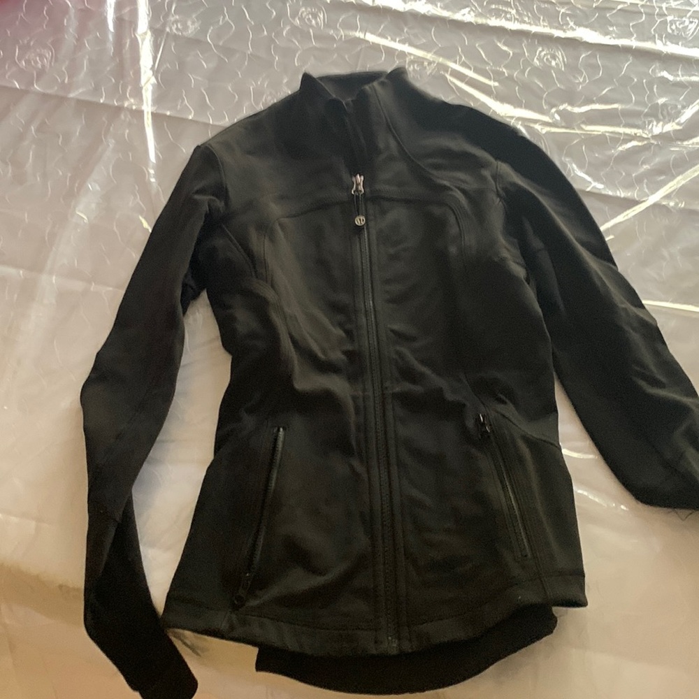 Lulu zip up! Size zero/2